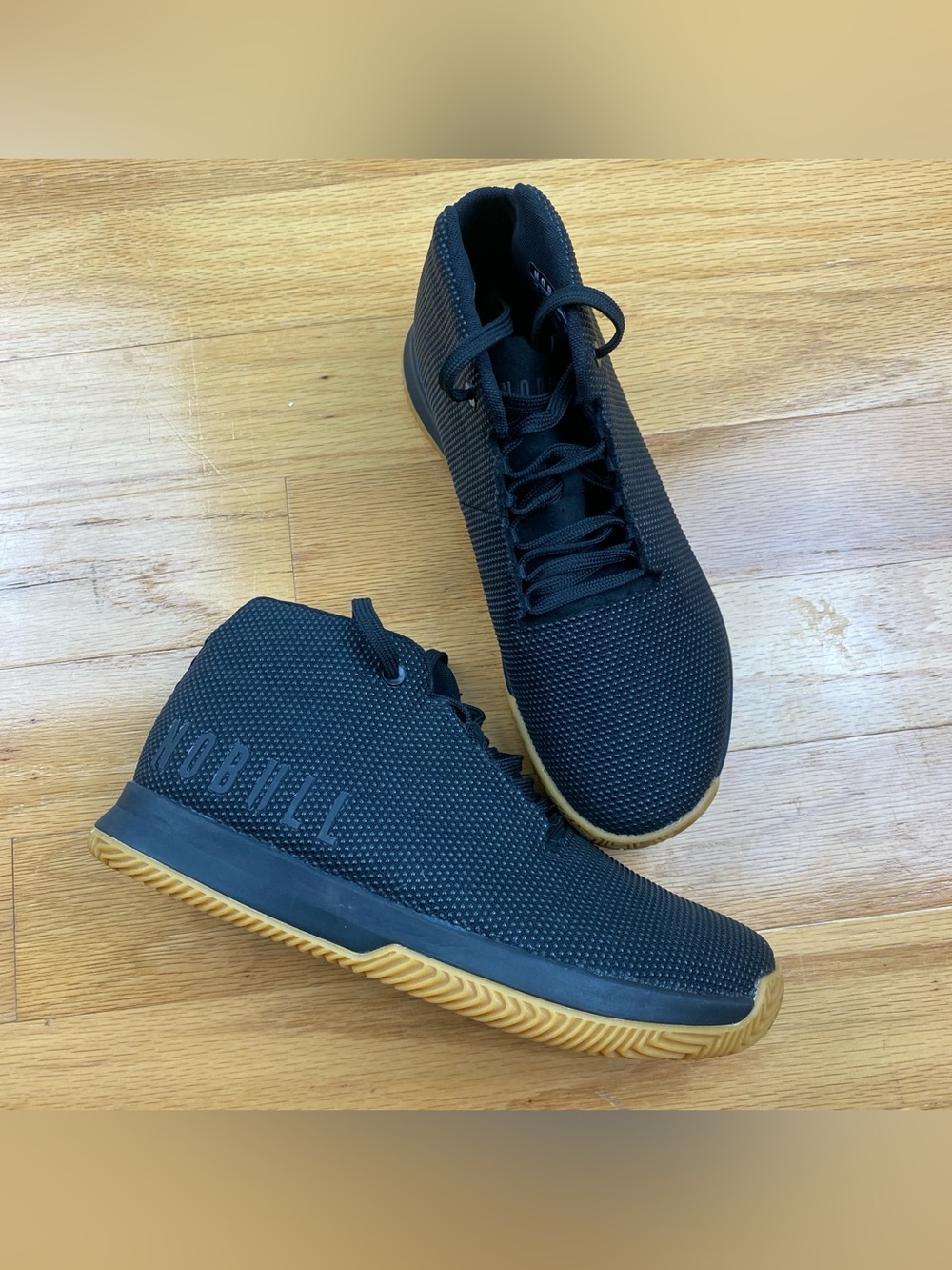 NOBULL Black Gum Sole Mid Top Court Trainers Cross Training Shoes M 7 | W 8.5